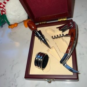 Wine Accessory Kit, Nice wood case, Corkscrew tools & stopper. New Unused Gift.
